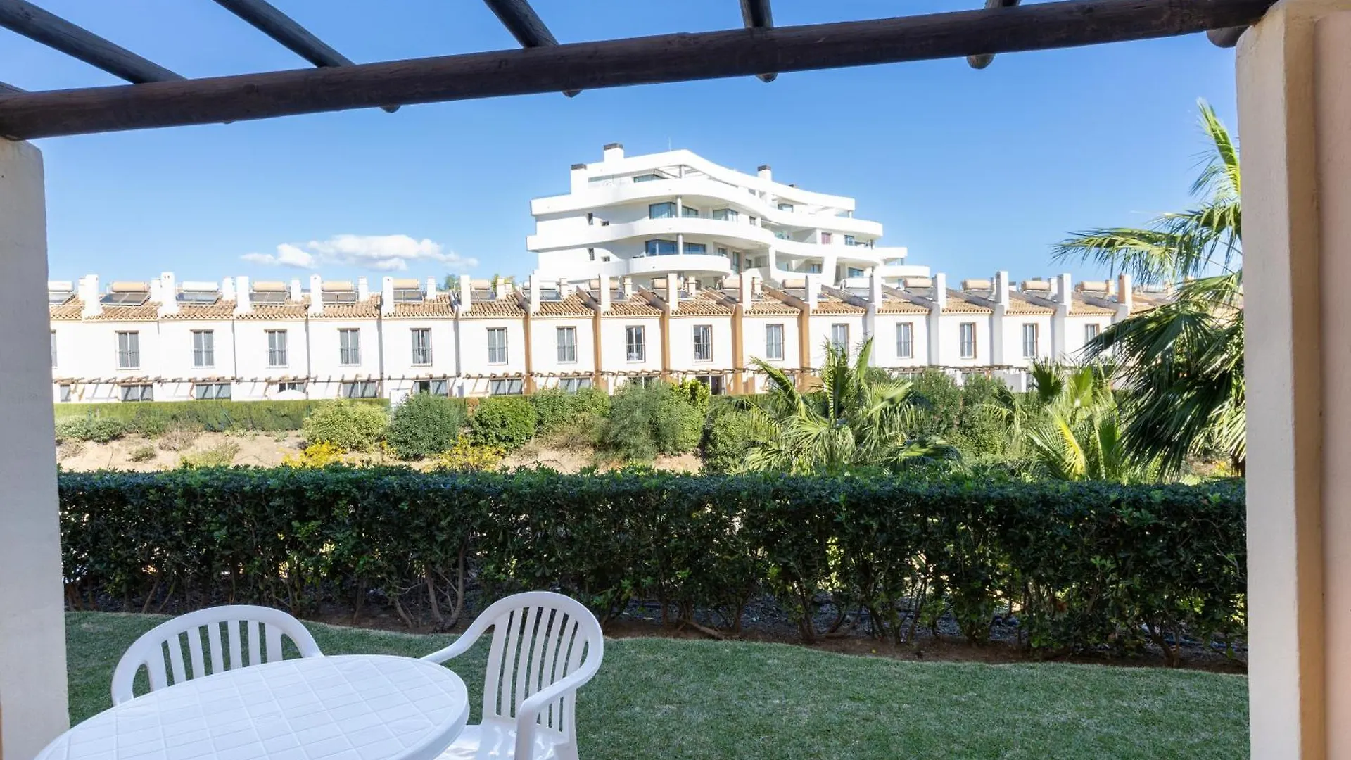 Ramada Hotel & Suites By Wyndham Costa Del Sol 푸엔히롤라