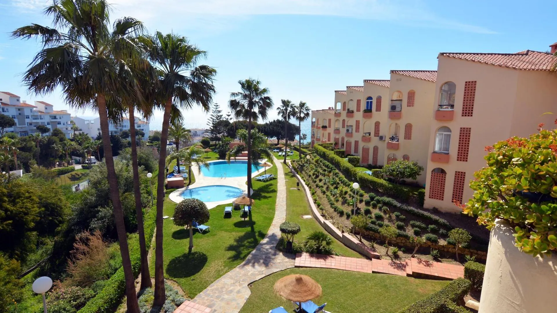아파트호텔 Ramada Hotel & Suites By Wyndham Costa Del Sol 푸엔히롤라