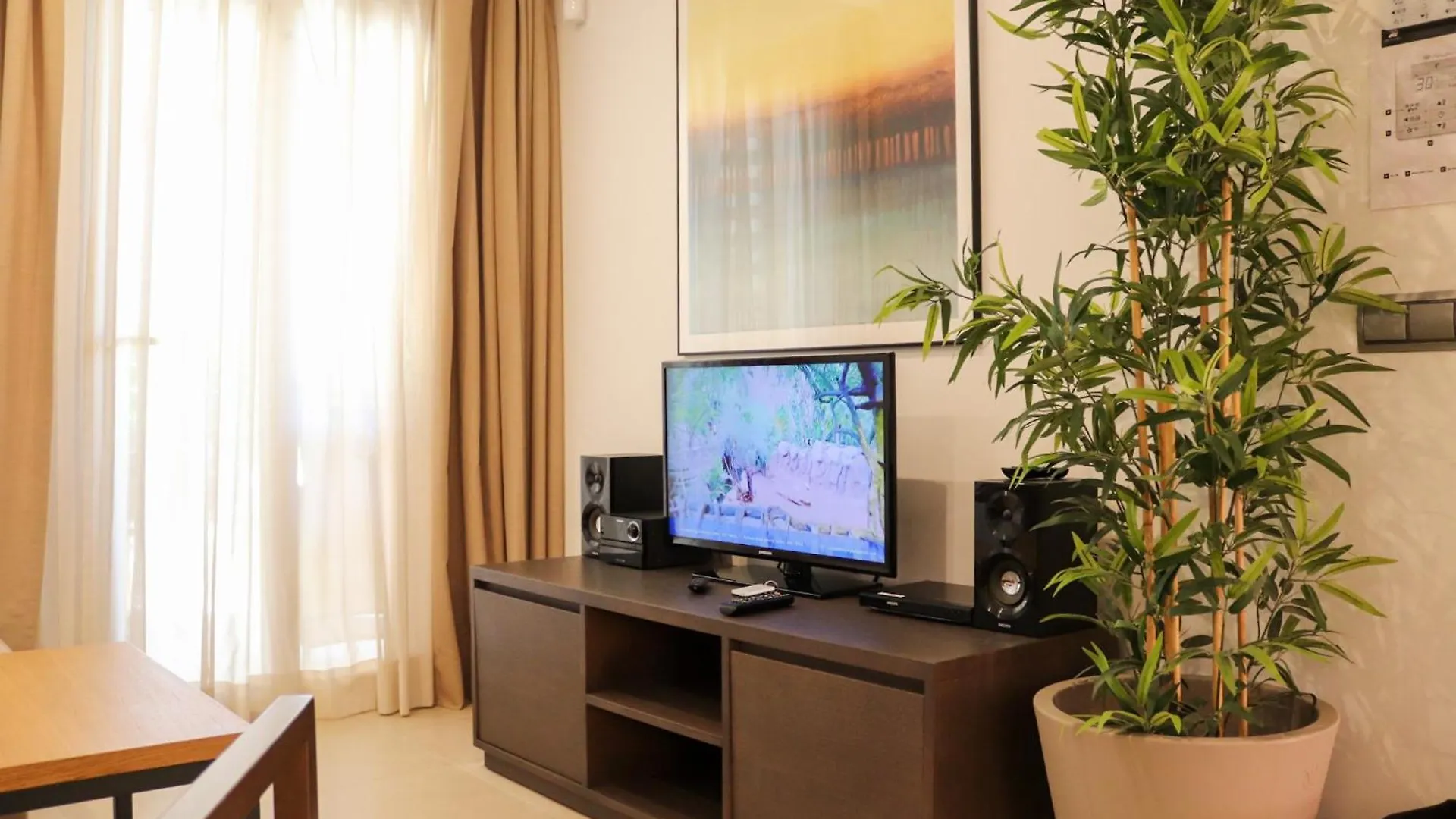 Ramada Hotel & Suites By Wyndham Costa Del Sol 푸엔히롤라