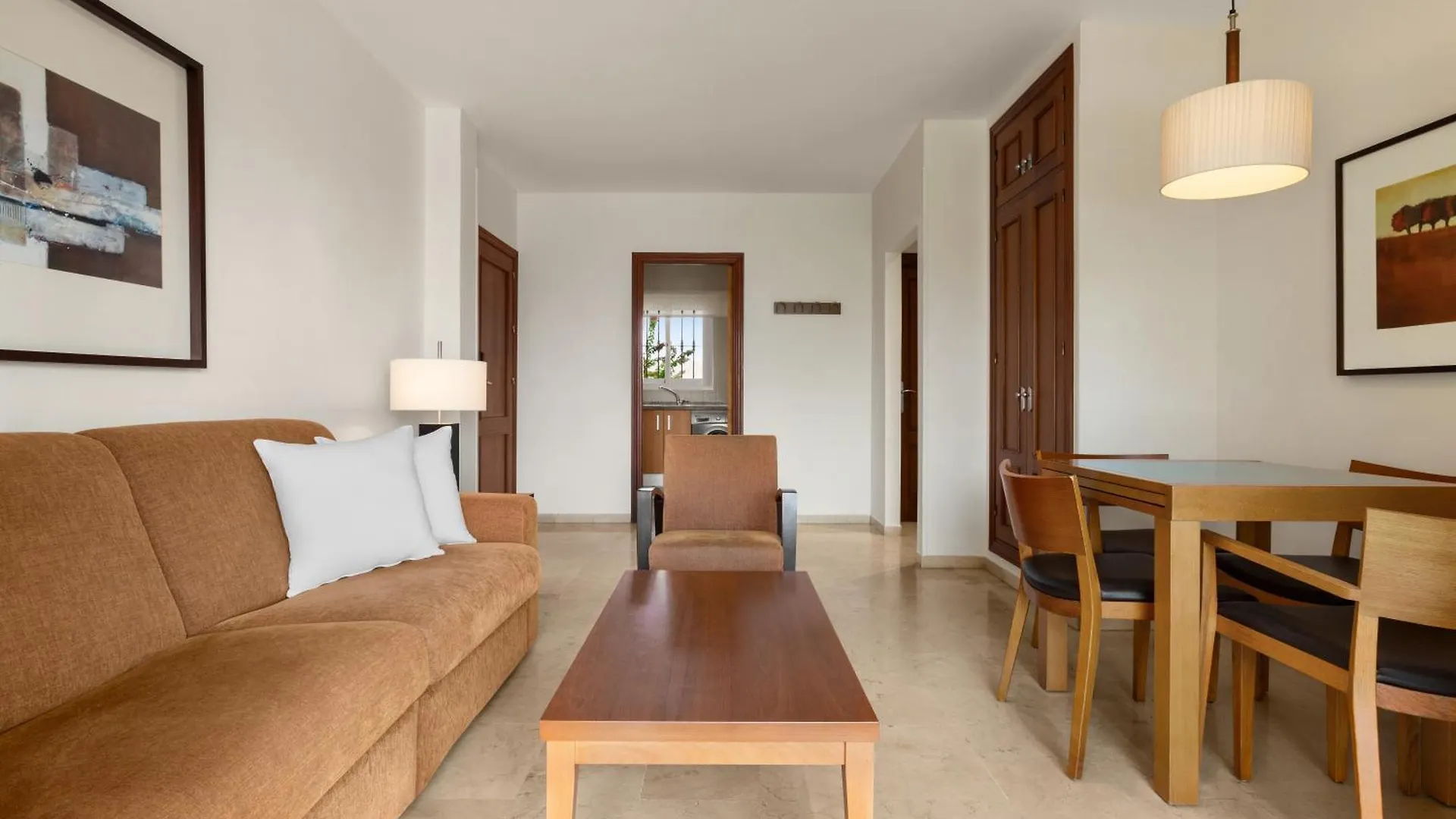 Ramada Hotel & Suites By Wyndham Costa Del Sol 푸엔히롤라 아파트호텔