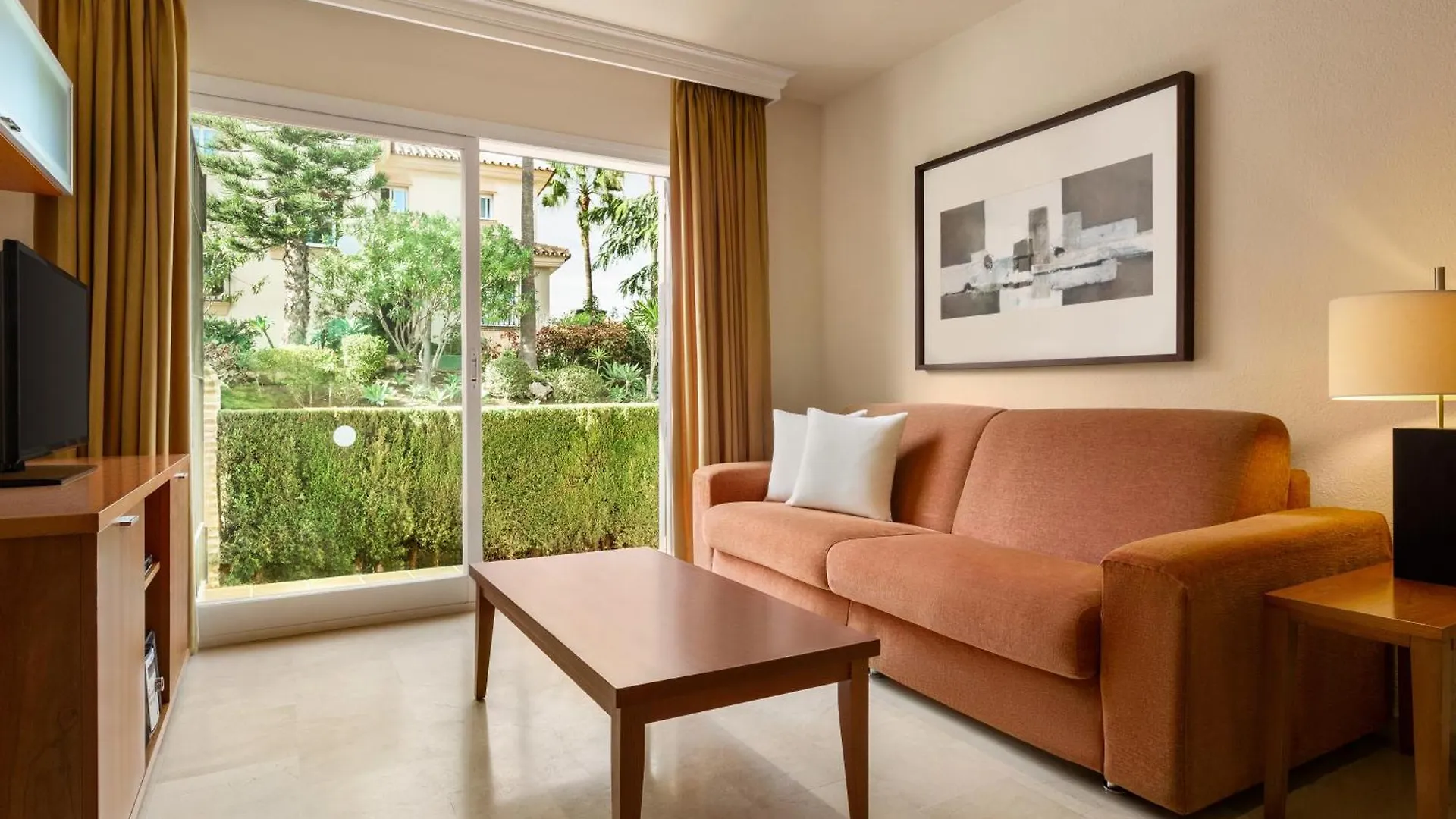 Ramada Hotel & Suites By Wyndham Costa Del Sol 푸엔히롤라