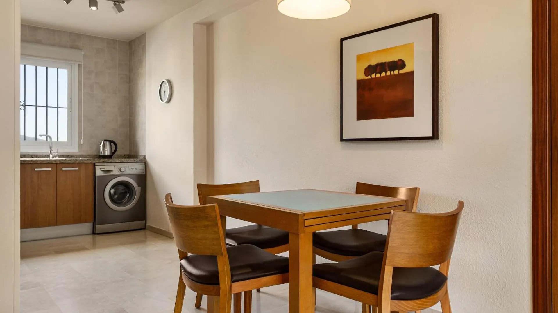 Ramada Hotel & Suites By Wyndham Costa Del Sol Fuengirola Appart hôtel