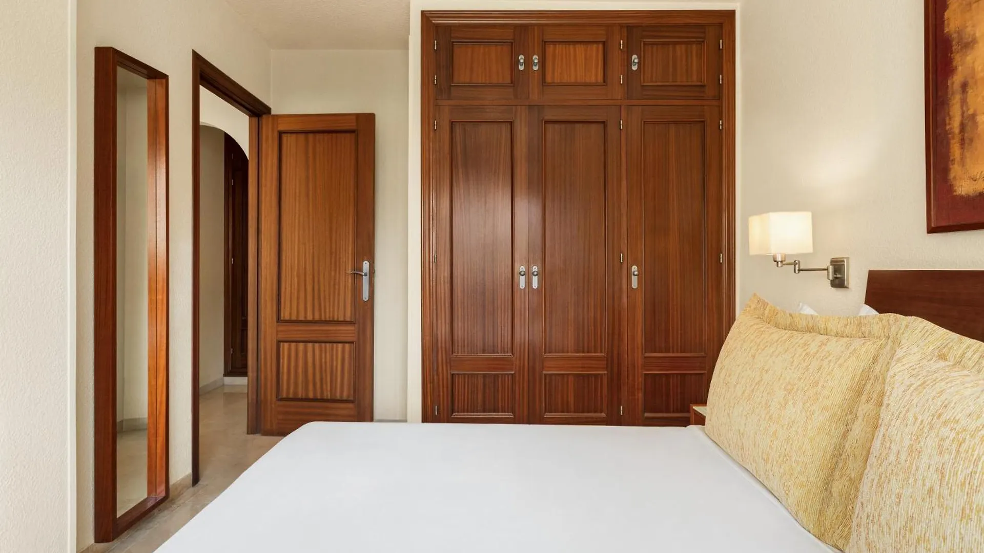 Ramada Hotel & Suites By Wyndham Costa Del Sol Fuengirola