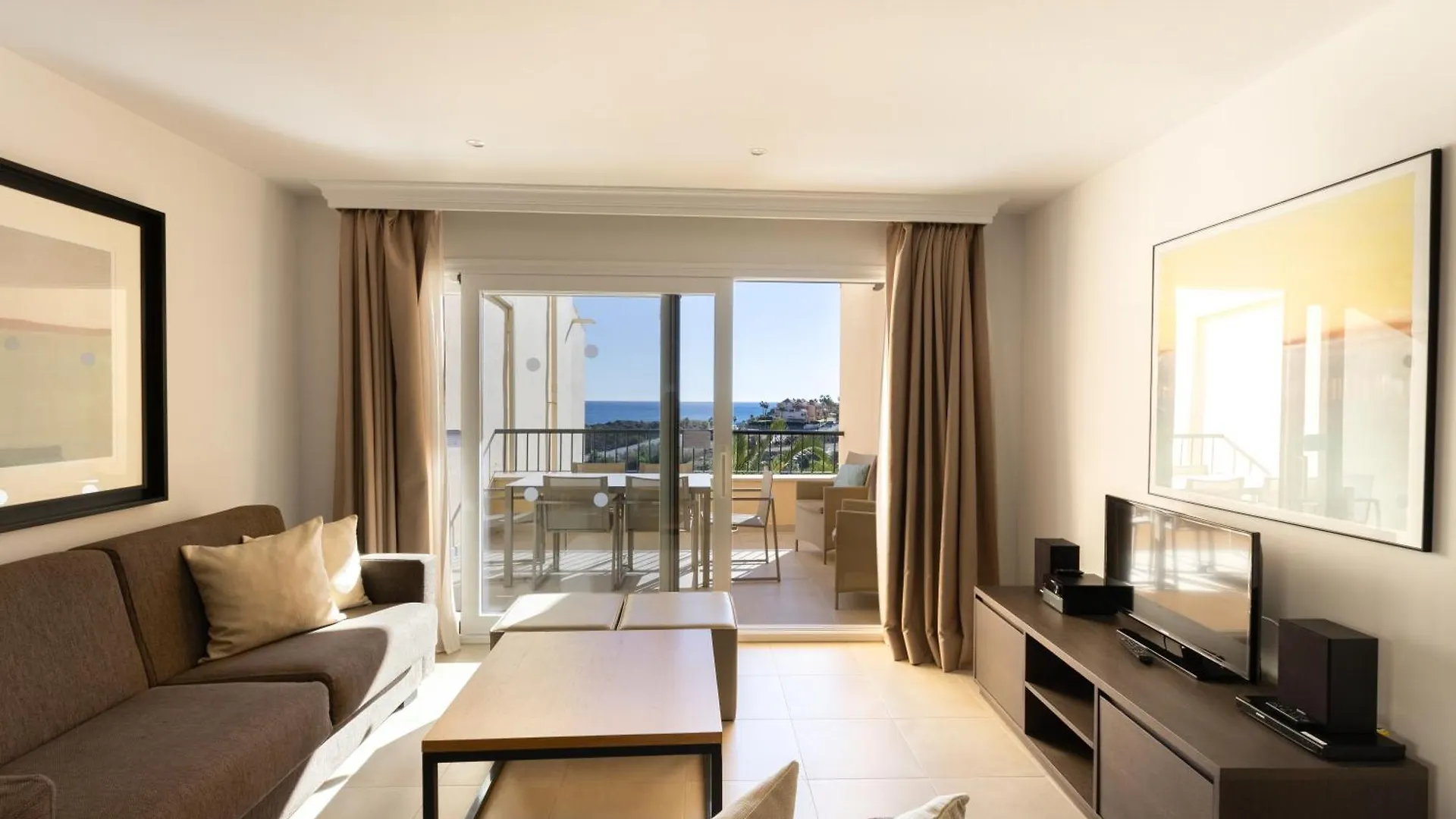 Ramada Hotel & Suites By Wyndham Costa Del Sol Fuengirola 3*,