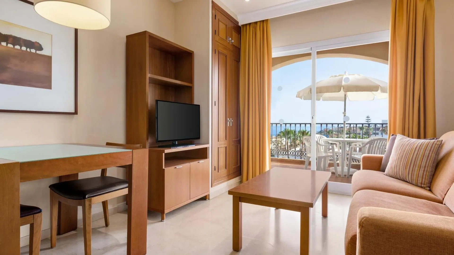 Ramada Hotel & Suites By Wyndham Costa Del Sol Fuengirola Aparthotel