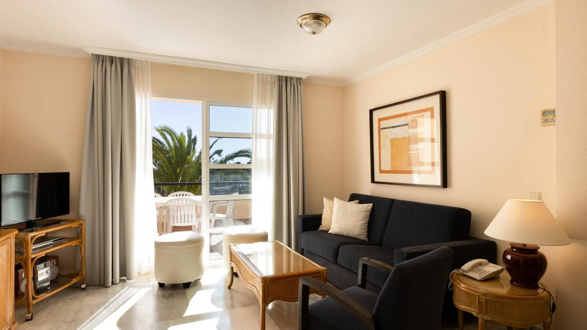 *** Aparthotel Ramada Hotel & Suites By Wyndham Costa Del Sol Fuengirola Spanien
