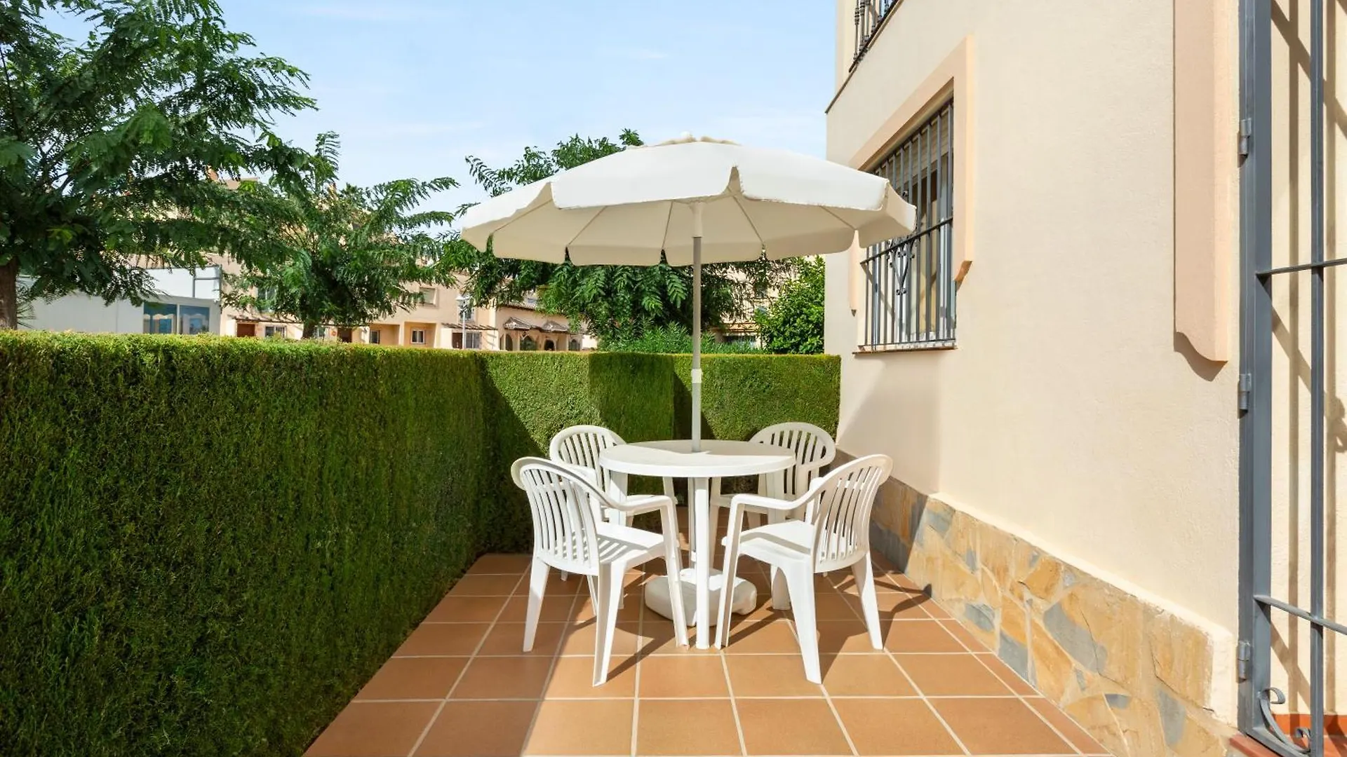 *** Aparthotel Ramada Hotel & Suites By Wyndham Costa Del Sol Fuengirola Spanien