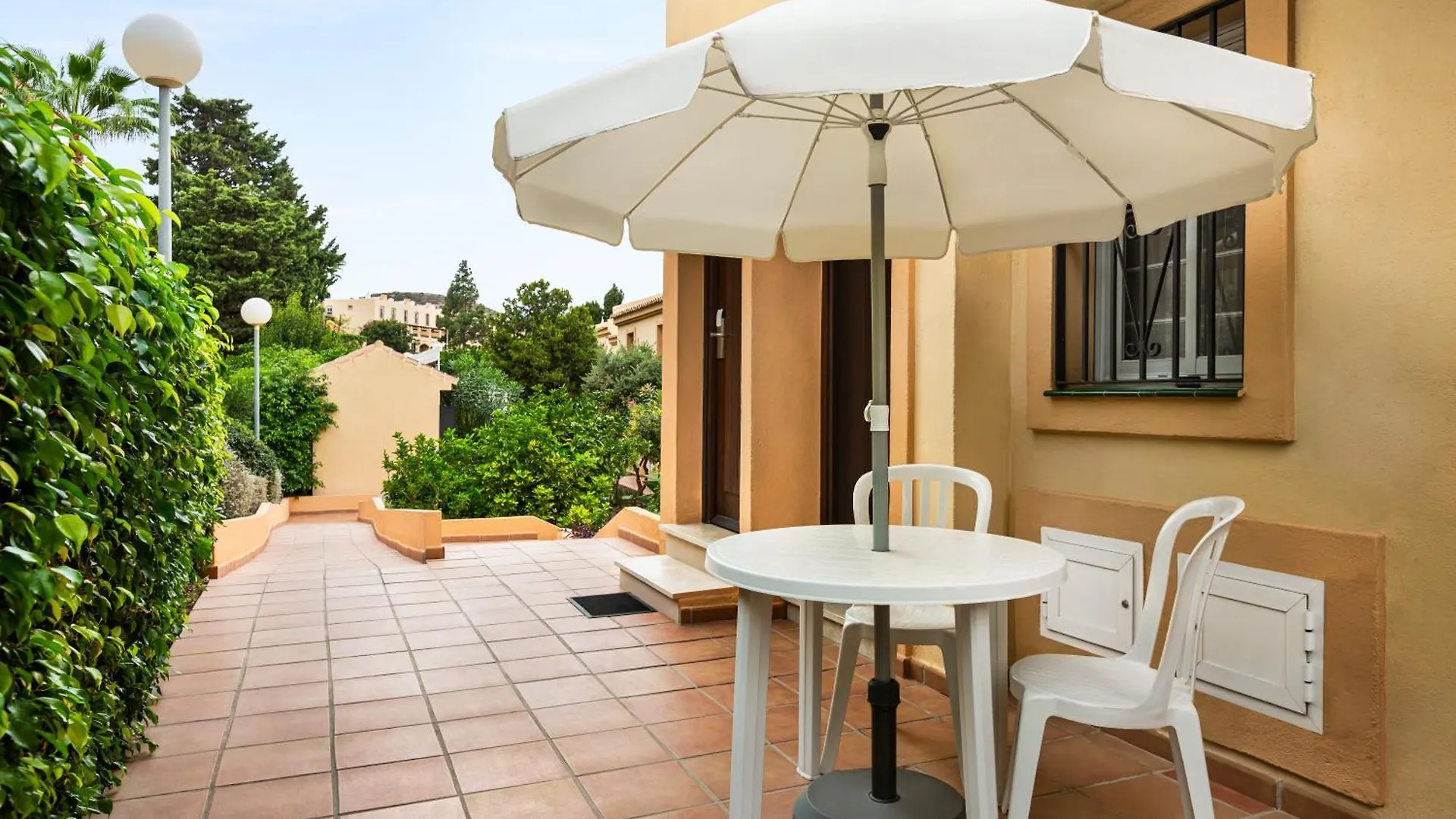 Ramada Hotel & Suites By Wyndham Costa Del Sol Fuengirola Spanien